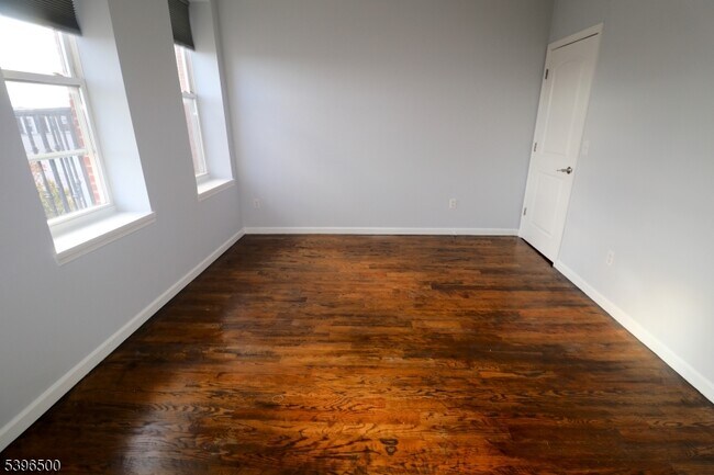 Building Photo - 14 Gouverneur St