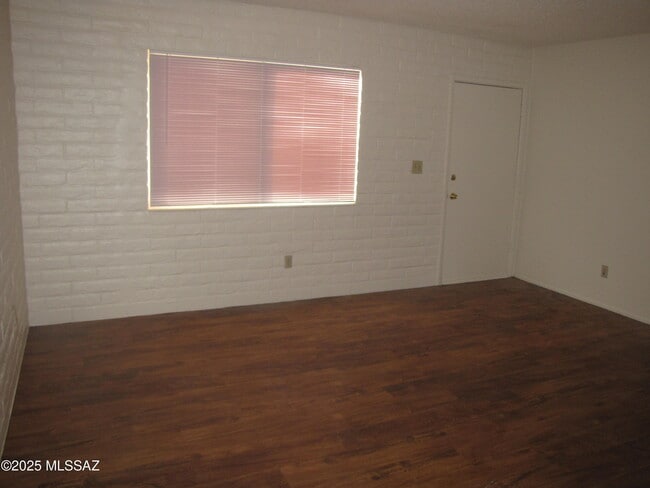 Building Photo - 6731 E Escalante Rd