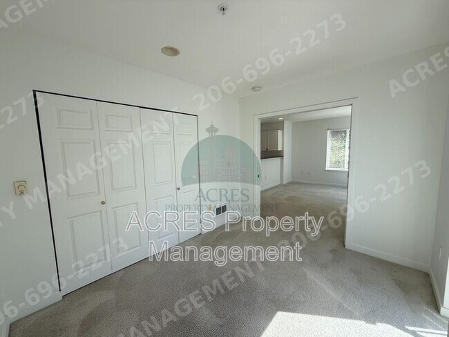 Building Photo - 524 6th Ave W
