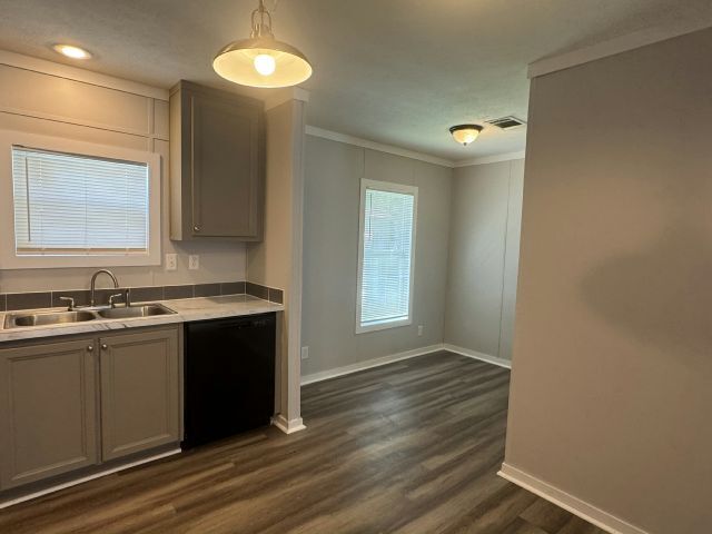Building Photo - 9709 Polak Dr