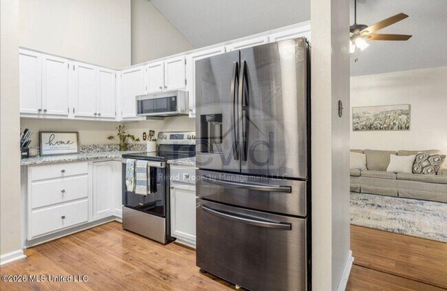 Building Photo - 7194 Atterbury Cir E