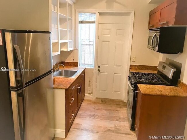 Building Photo - 1020 Euclid Ave