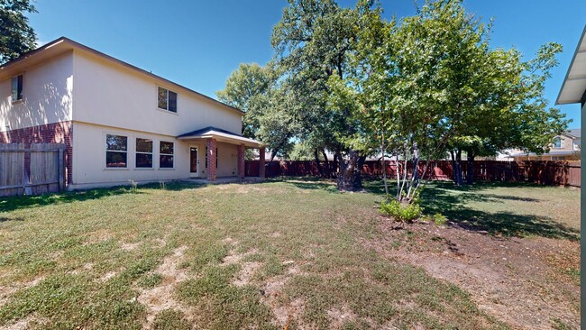 Building Photo - PRICE IMPROVEMENT IN WHITE ROCK $1,995!!!!