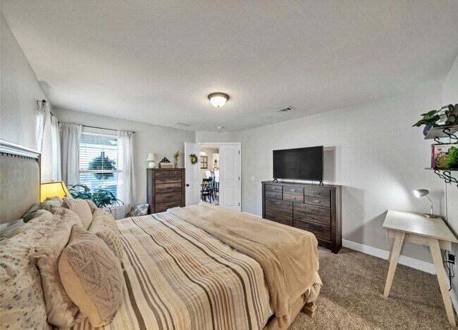 Building Photo - 8390 Island Dr