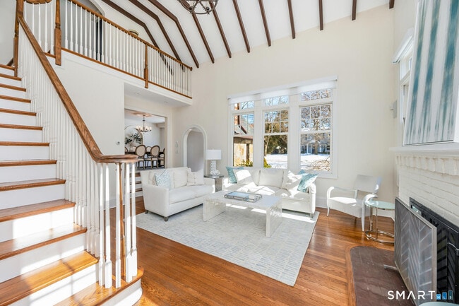 Building Photo - 20 Outlook Dr