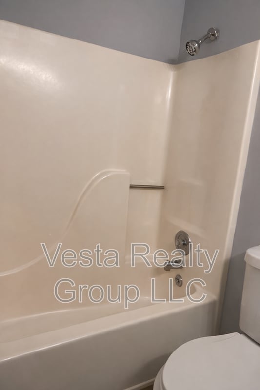 Building Photo - 5650 Waterford Ct