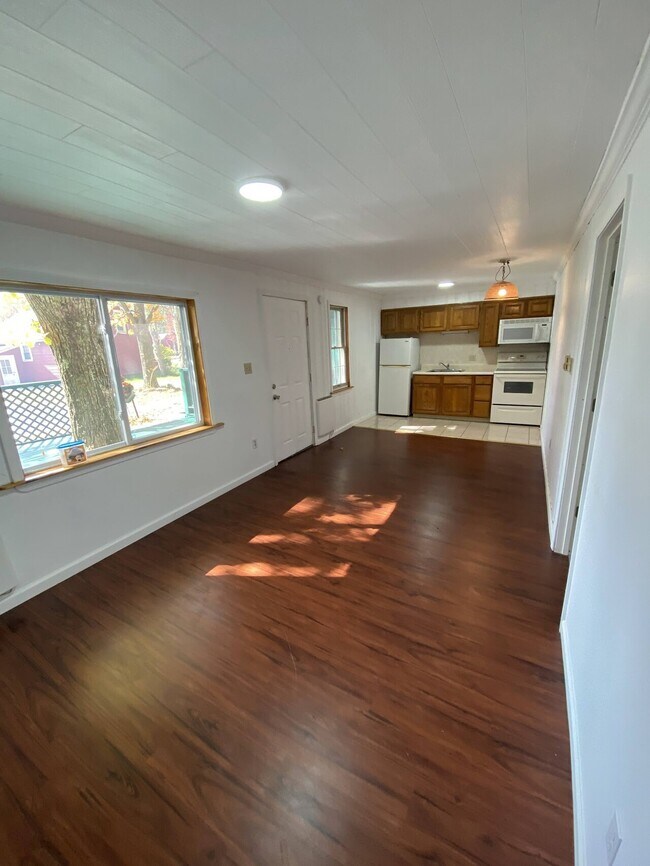 Building Photo - Chestnut Grove Village 17, 18, 19