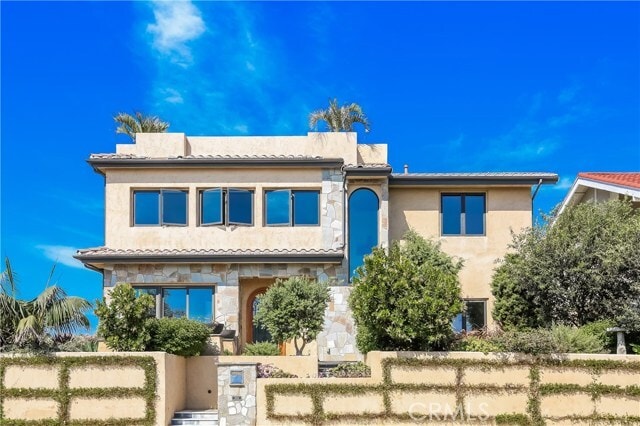 Building Photo - 2824 La Ventana