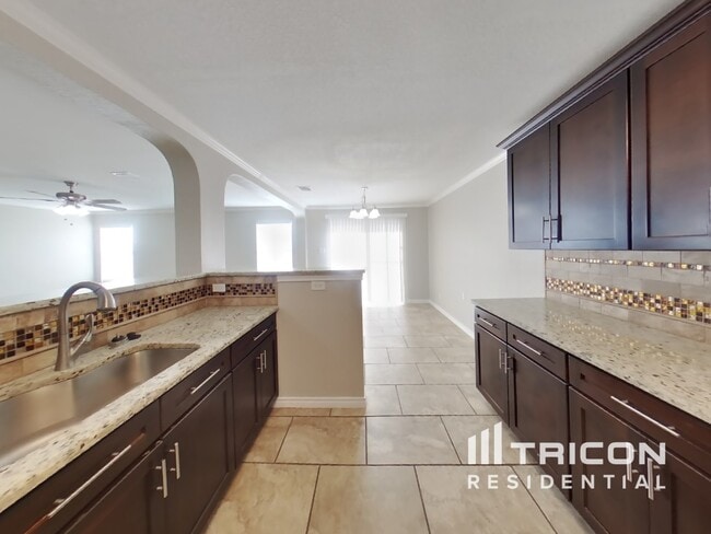 Building Photo - 2714 Moonrock