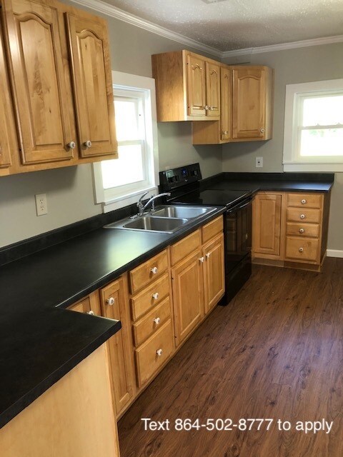 lots of storage space - 1910 Martin Ave