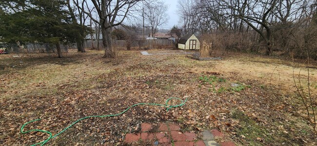 Building Photo - 3BR, 1BTH with full unfinished basement! N...