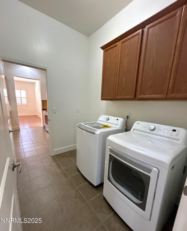 Building Photo - 5021 Chevalier Dr