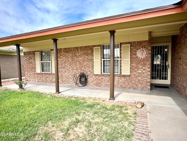Building Photo - 1817 Hugh Royer Pl