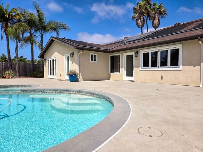 Building Photo - Stunning Coastal Retreat in Oceanside with...