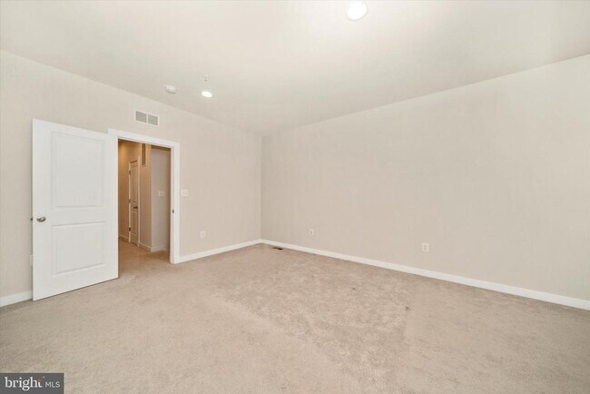 Building Photo - 3635 Stone Barn Dr