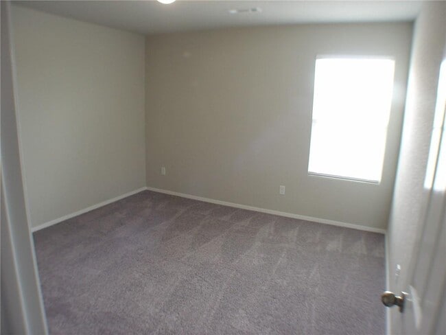 Building Photo - 704 NW 70th Ave