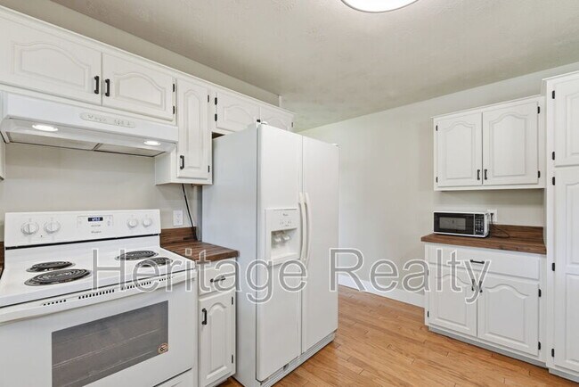 Building Photo - 2707 Lady Bug Ln