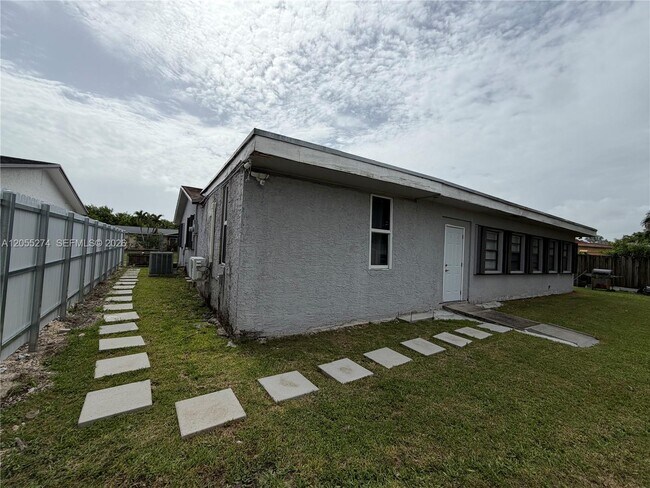 Building Photo - 26162 SW 123rd Pl