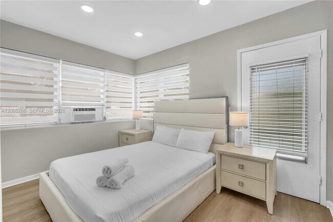 Building Photo - 10006 E Bay Harbor Dr