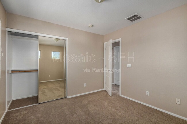 Building Photo - 5215 W Hasan Dr