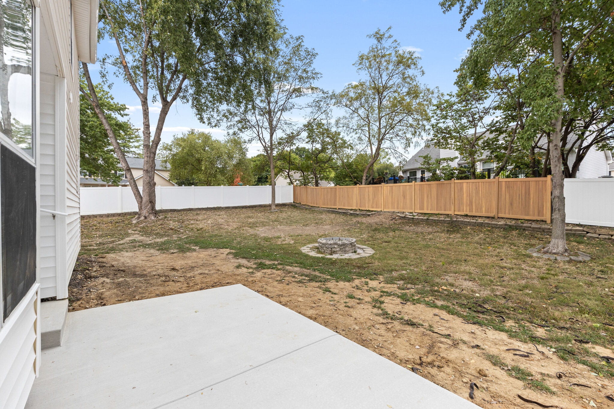 Building Photo - 245 Westridge Parc Ln