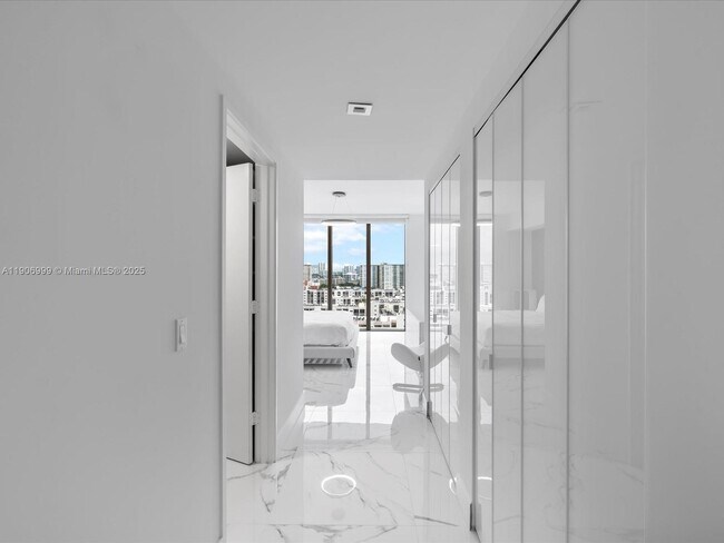 Building Photo - 300 Sunny Isles Blvd