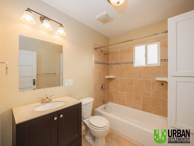 Building Photo - 1103 W Sinto Ave