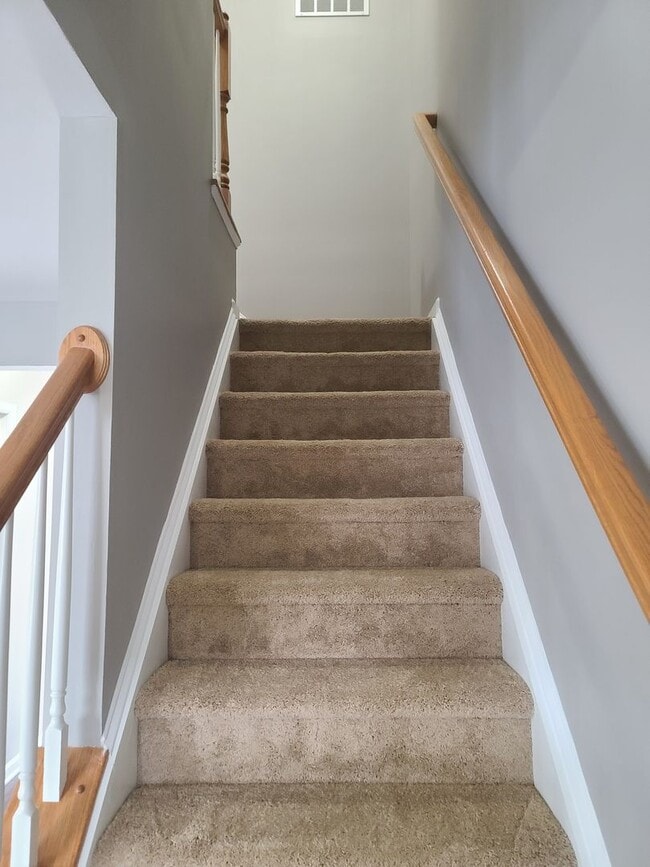 Building Photo - 3 Bedroom Townhome for Rent in Waynesboro!