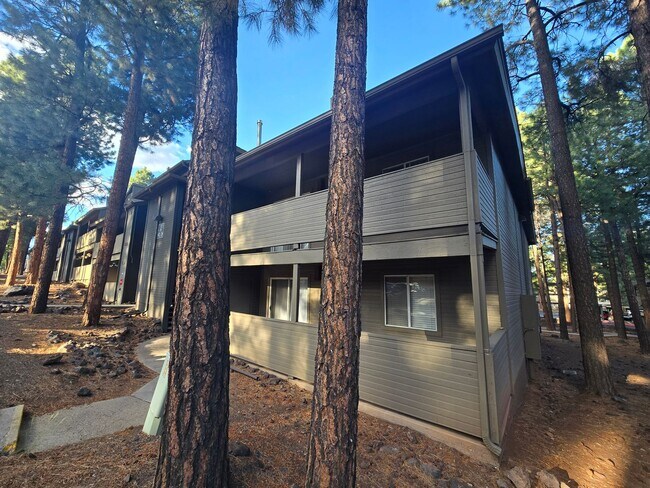Building Photo - Upgraded West-Flagstaff Condo in the Arbors - 2 Bed, 2 Bath - NO Students & NO Pets! - Avail. NOW!!