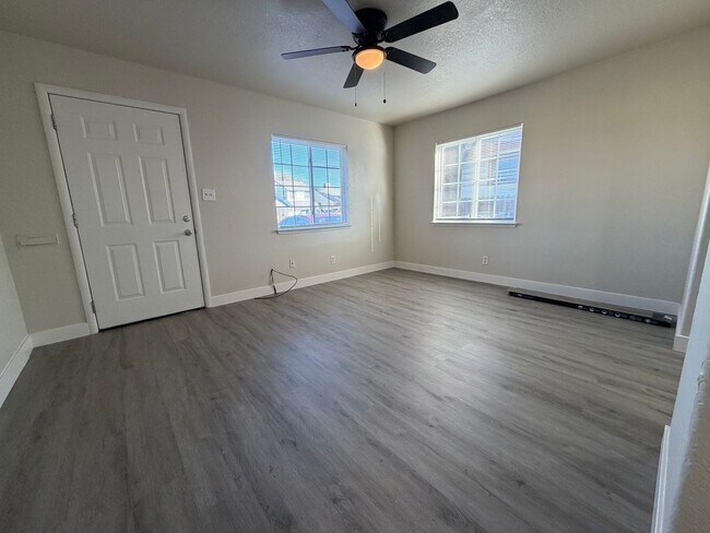 Building Photo - SAC T 2569