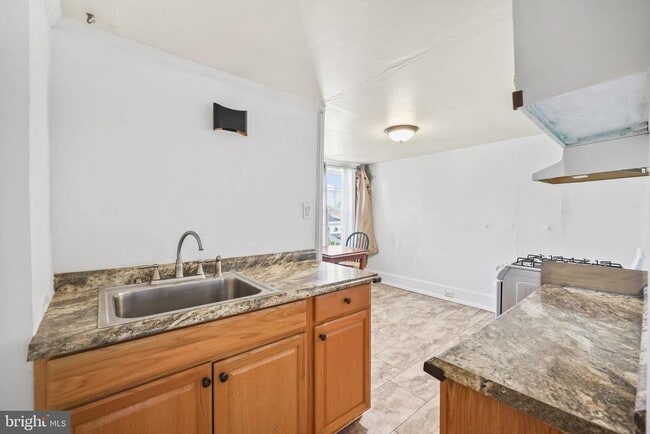 Primary Photo - 336 Columbus Ave