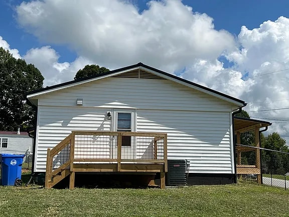 Building Photo - 7 Jones Cir