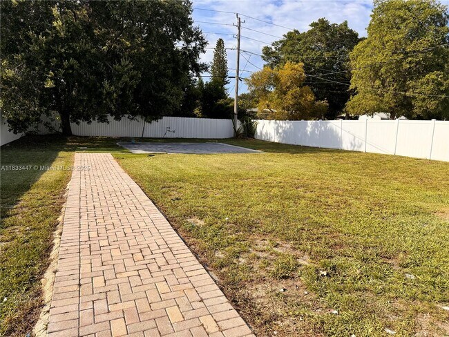 Building Photo - 3501 SW 41st St