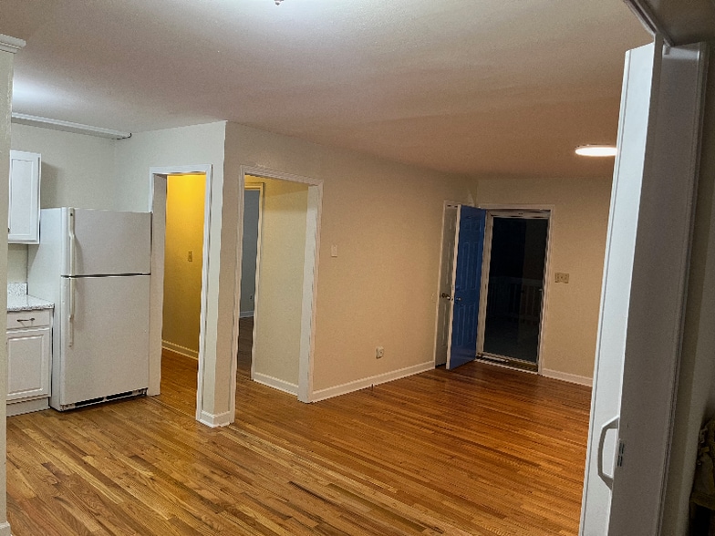 Building Photo - 4217 Colebrook Rd