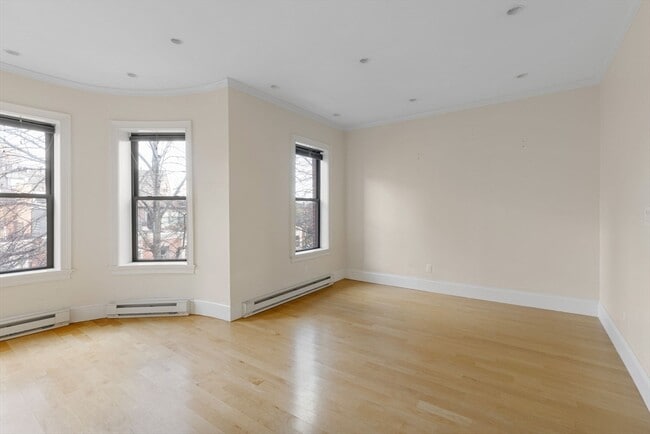Building Photo - 17 Follen St