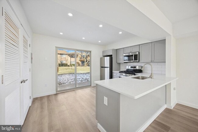 Building Photo - 507 Bradley Ct