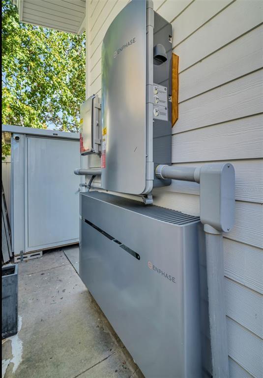 Building Photo - 747 2nd St N