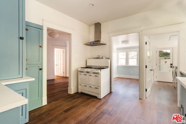 Building Photo - 2170 W 24th St