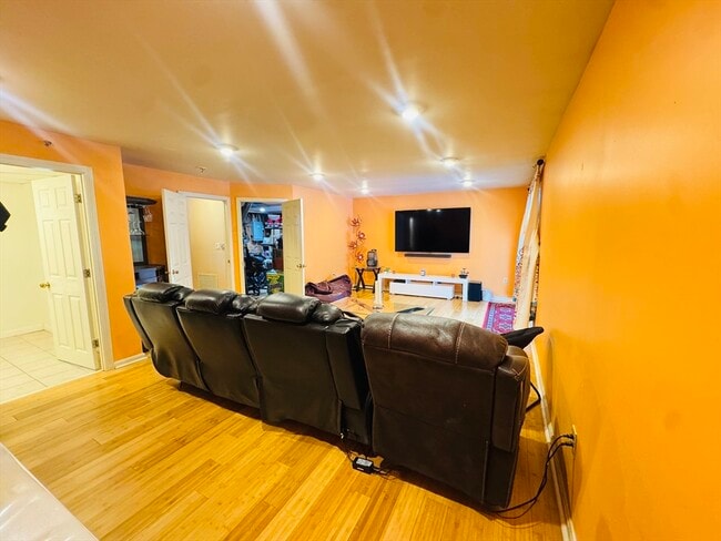 Building Photo - 237 South St