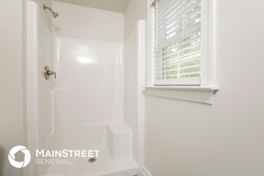 Building Photo - 120 Carrington Ave