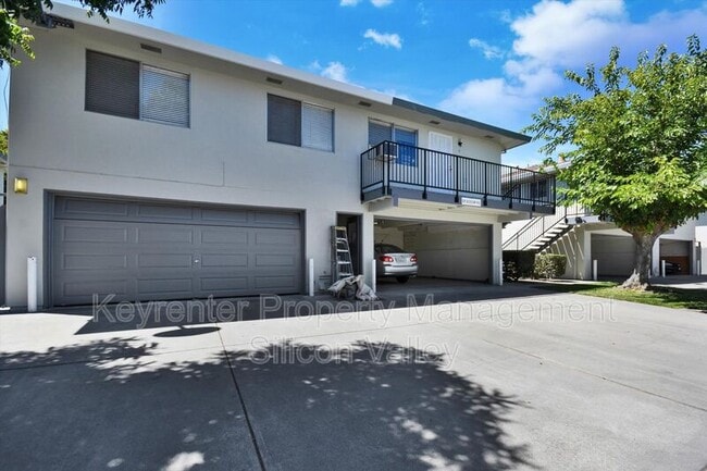 Building Photo - 329 Blossom Hill Rd