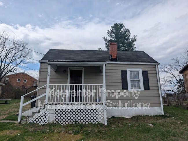 Building Photo - 12 Miller St