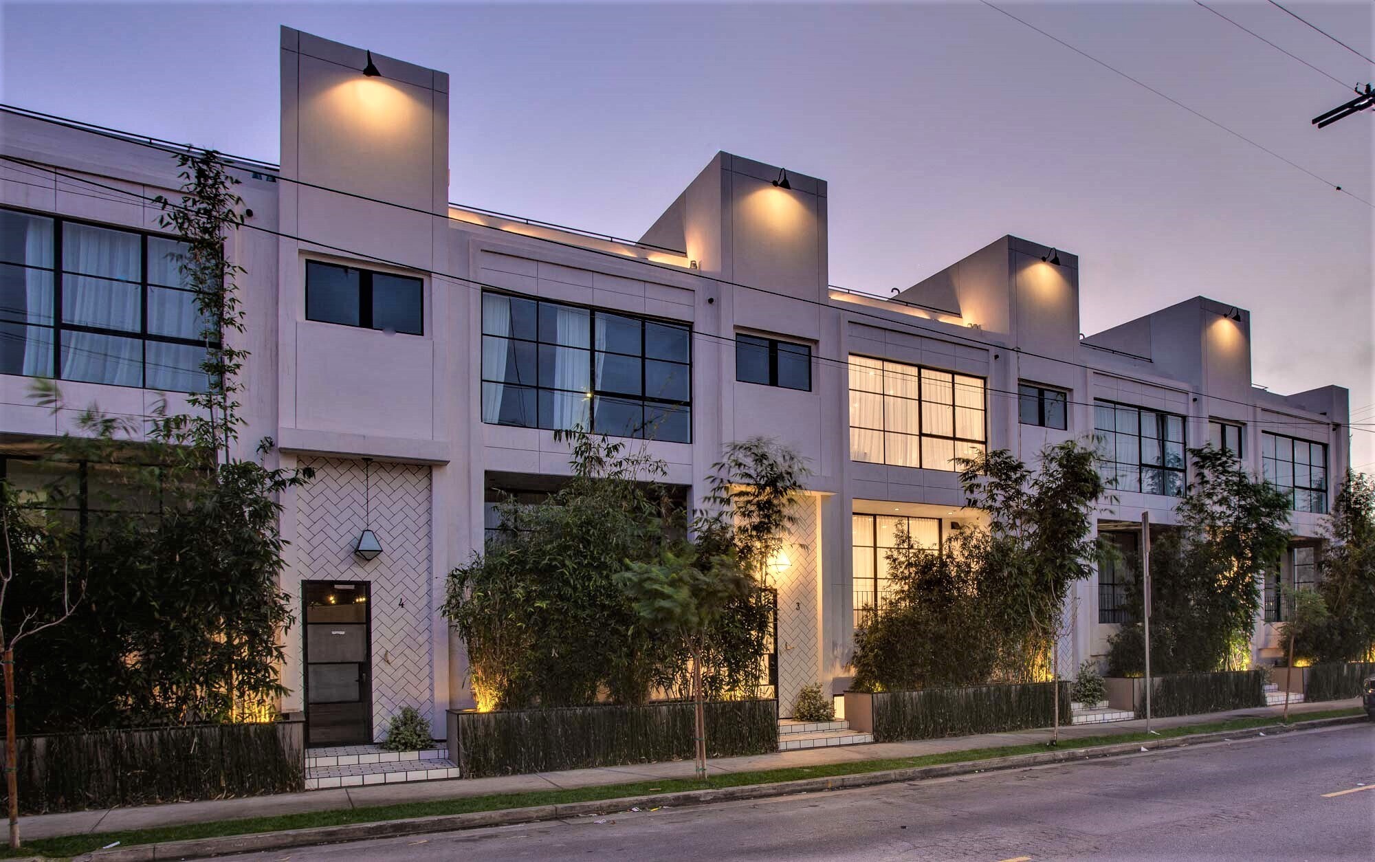 Building Photo - 1252 N Las Palmas Ave