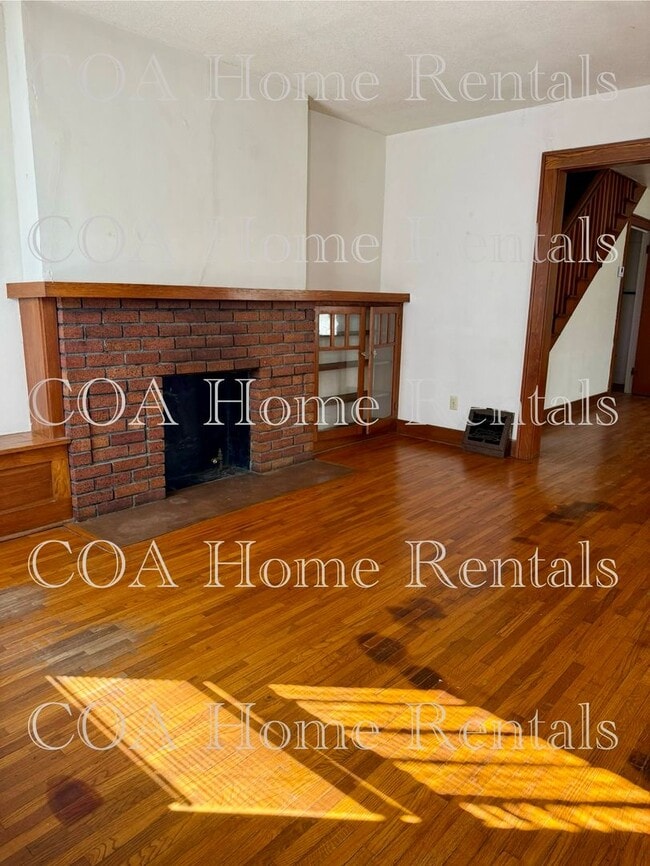 Building Photo - College Hill Duplex