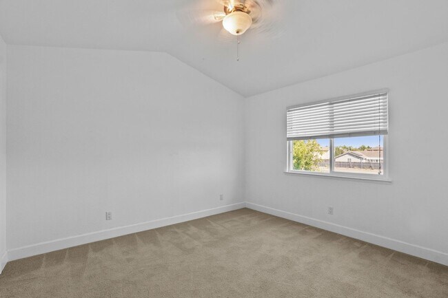 Building Photo - 743 Calico Trail