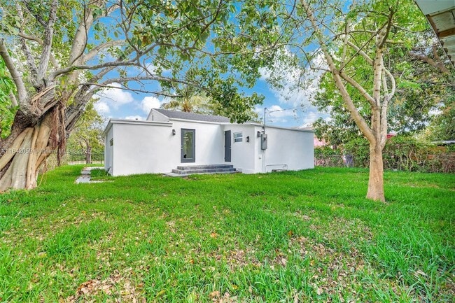 Building Photo - 4520 NW 3rd Ave
