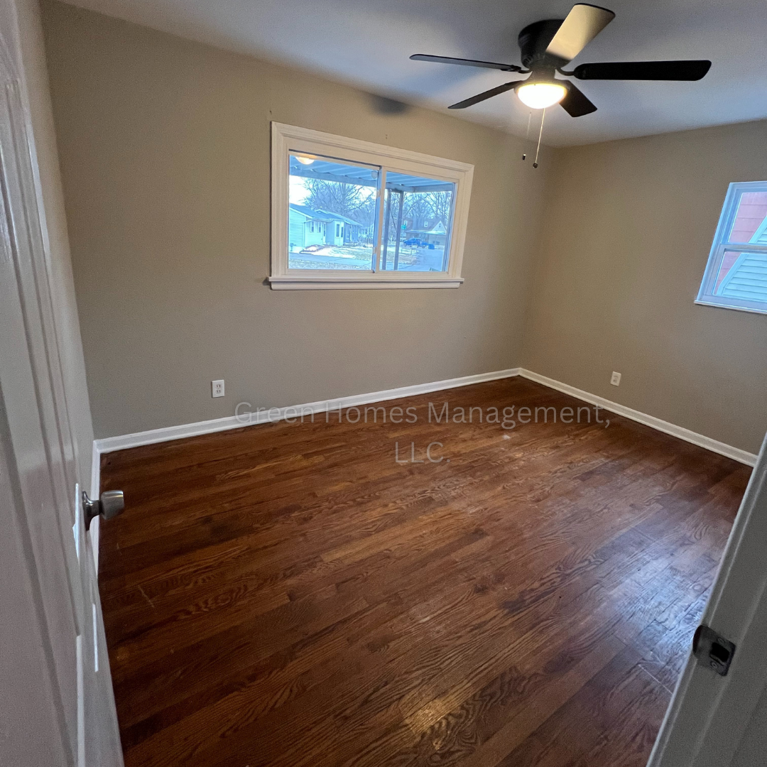 Bedroom 1 - Main floor - 1235 Walker Ave