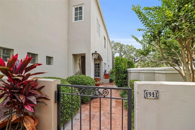 Building Photo - 4941 Bayshore Blvd