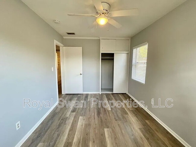 Building Photo - 114 Azalea St