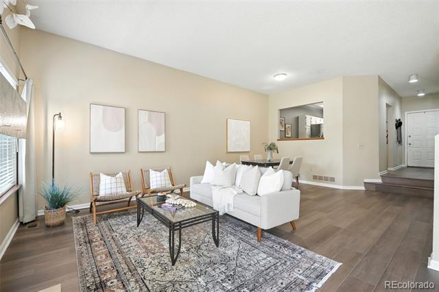 Building Photo - 5555 E Briarwood Ave